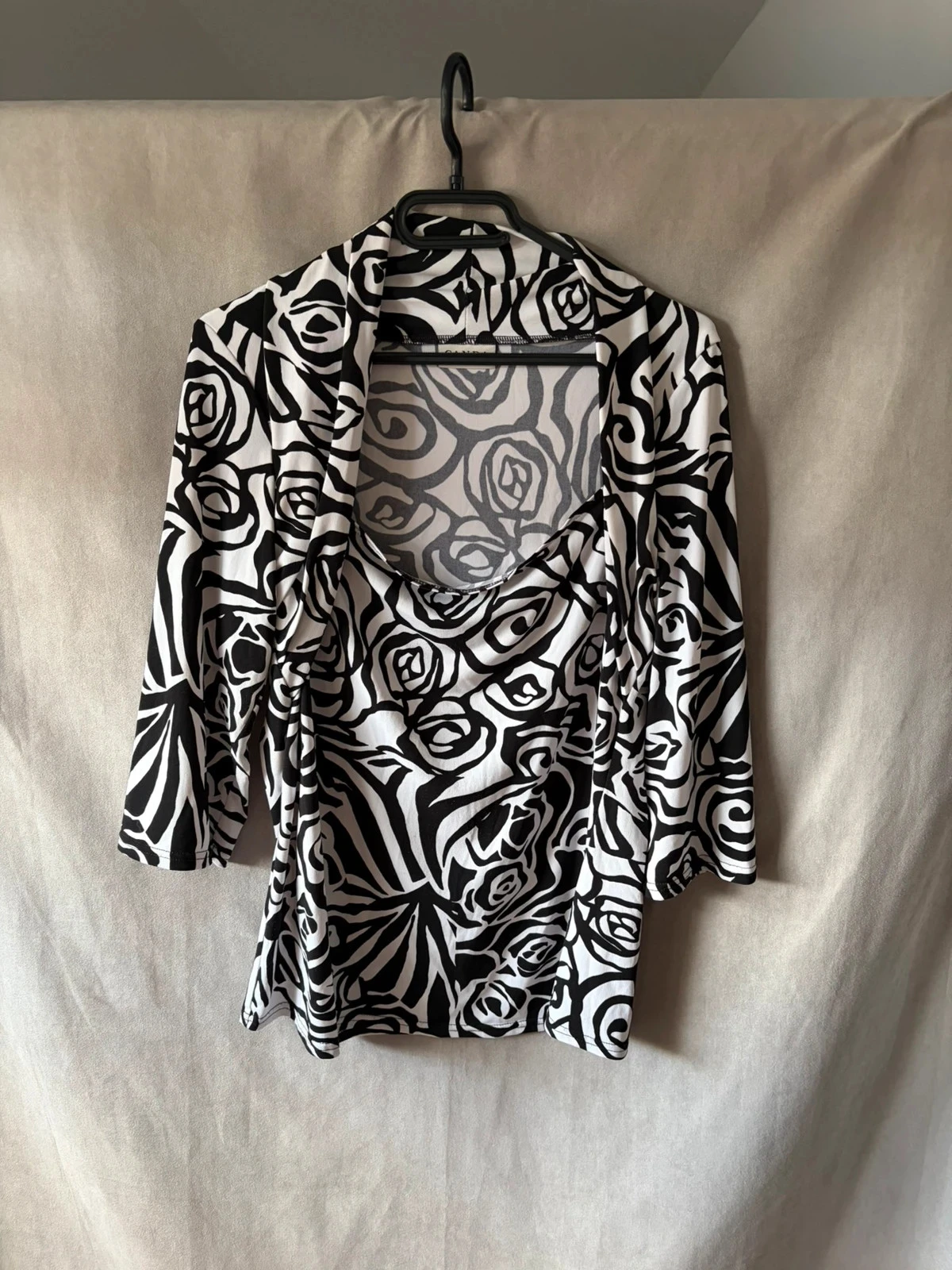 T shirt noir et blanc Canda taille 48